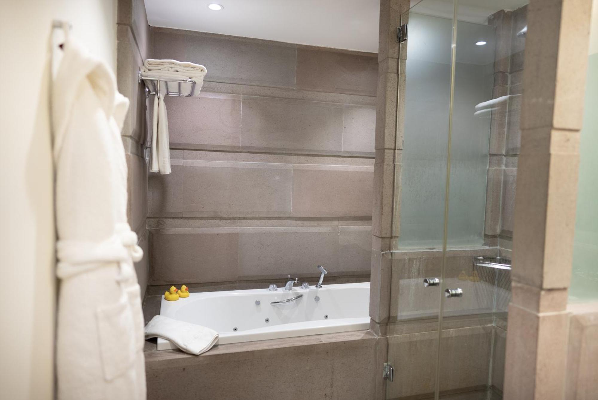 Hotel No81 5*