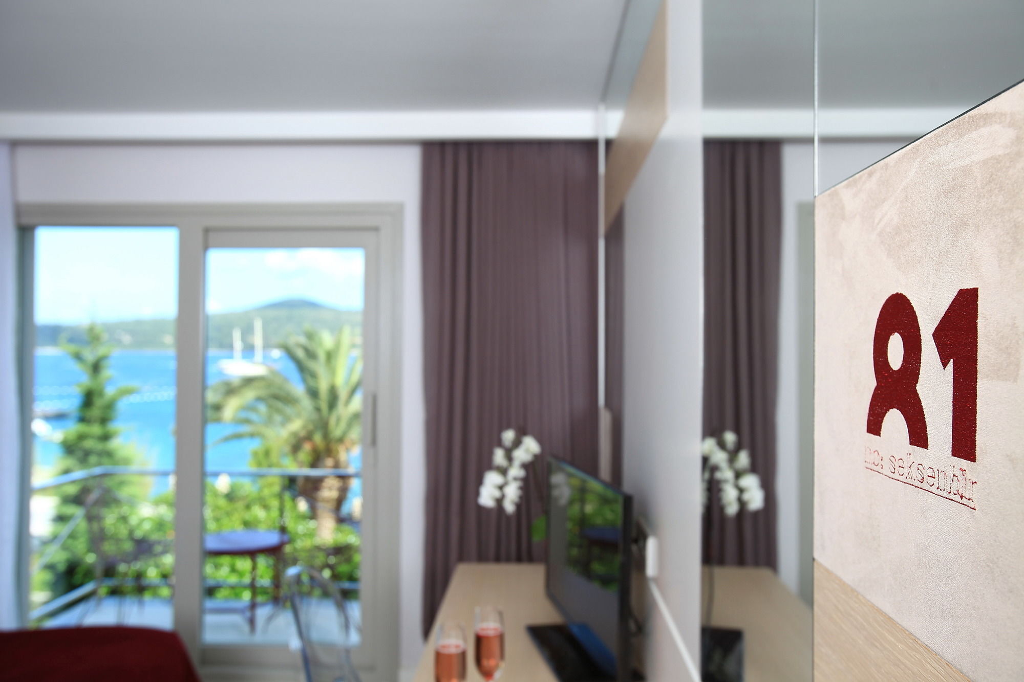 No81 Hotel 5*