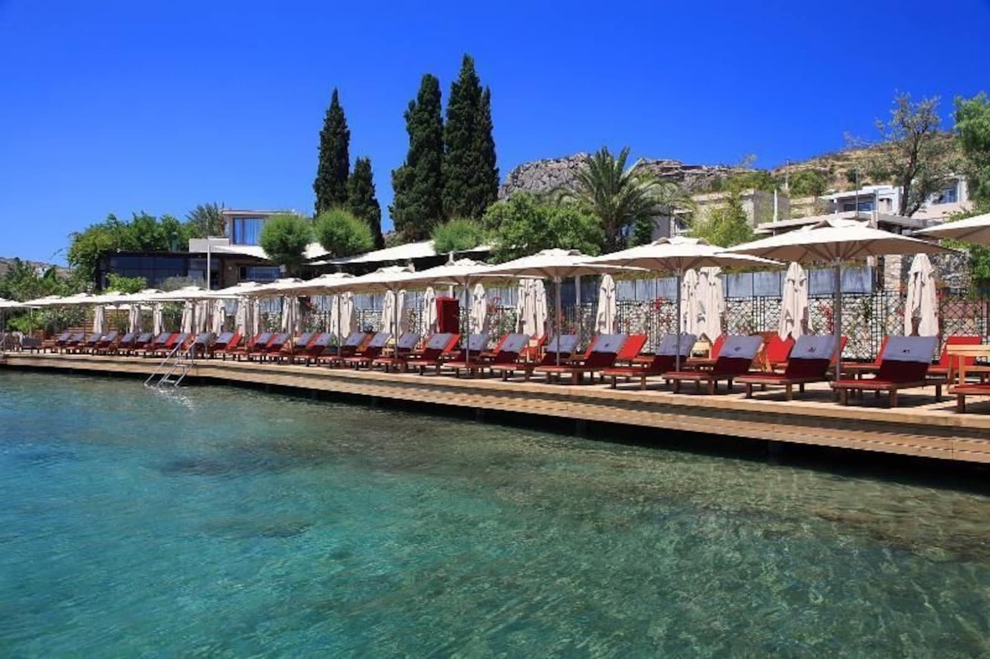 No81 Hotel 5*